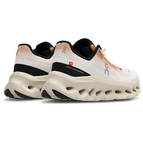 On Cloudtilt - Almond-Ivory