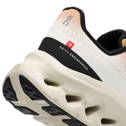 On Cloudtilt - Almond-Ivory