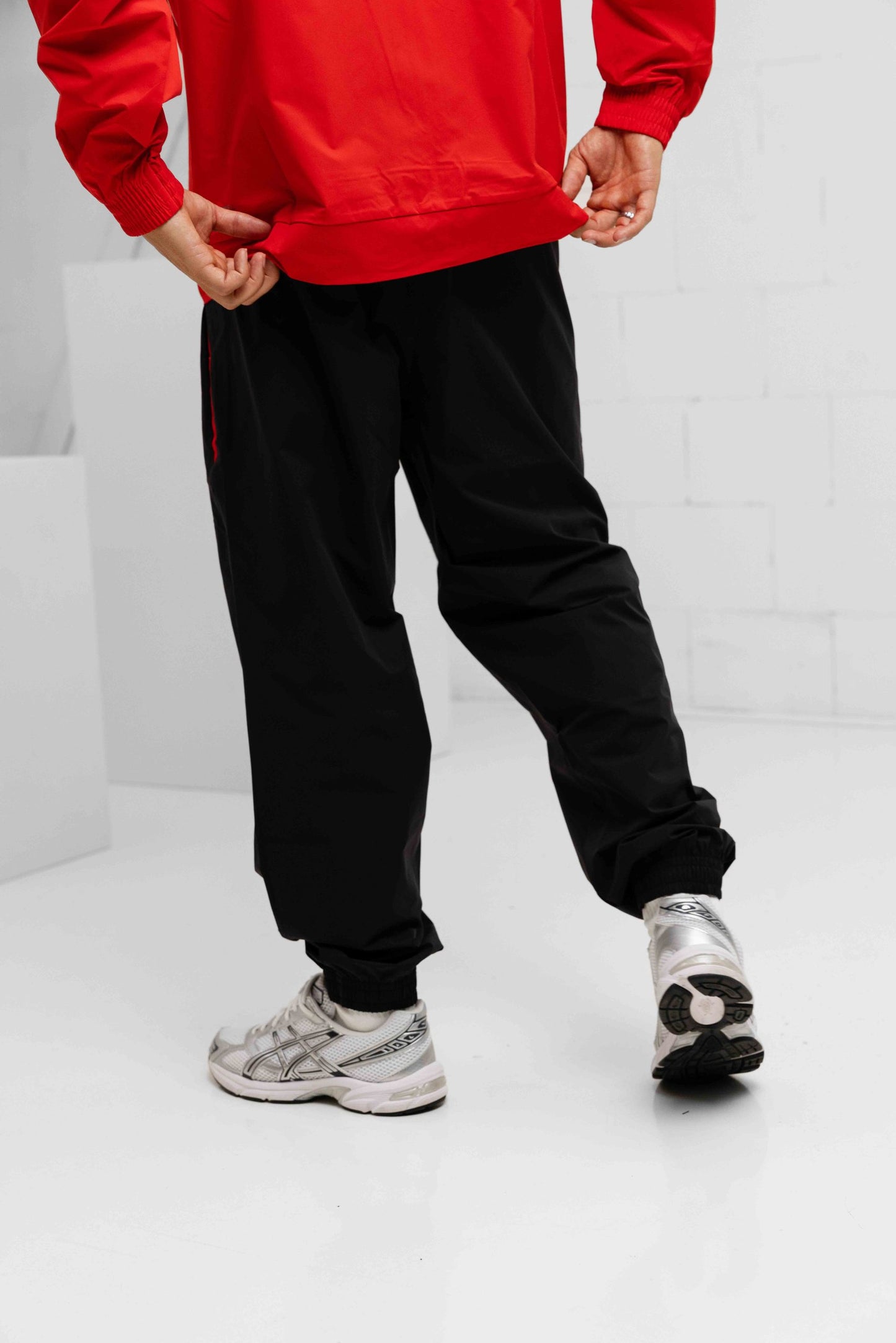 AC Milan Tech Woven Tracksuit Senior 2025/2026 Red