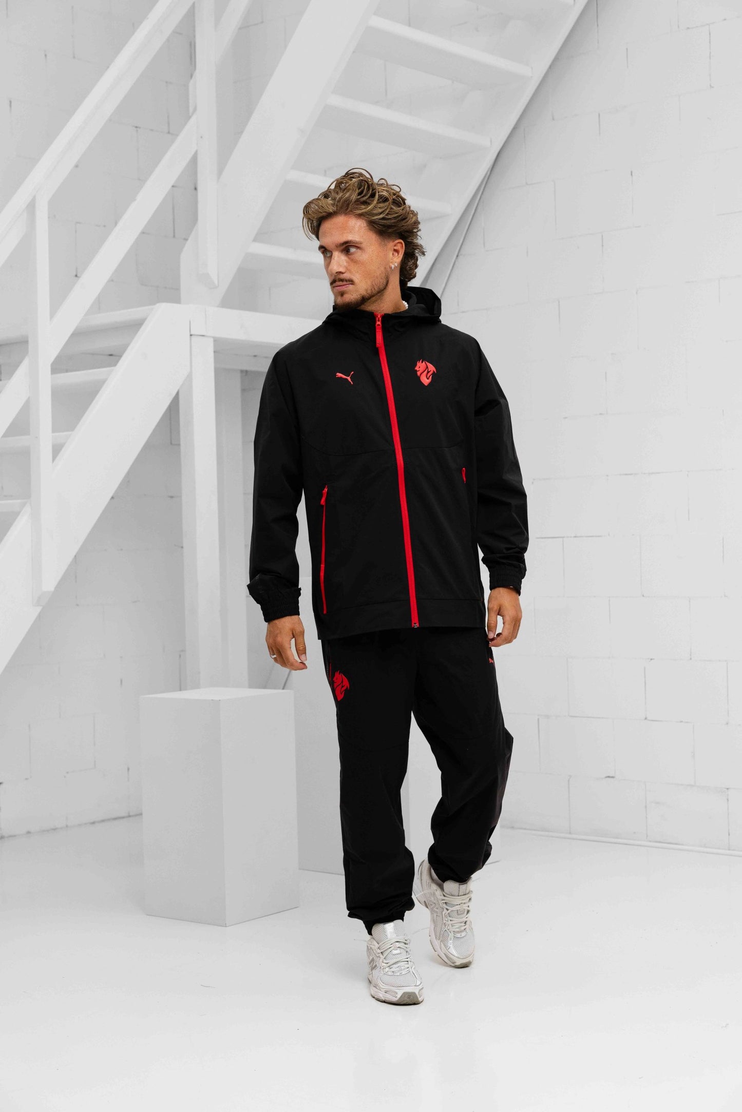 AC Milan Tech Woven Tracksuit Senior 2025/2026 Black