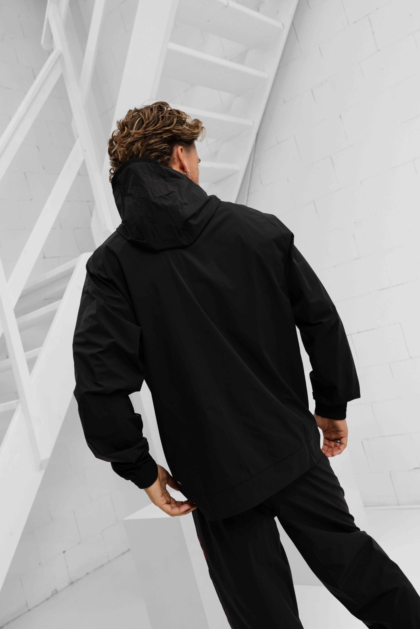 AC Milan Tech Woven Tracksuit Senior 2025/2026 Black