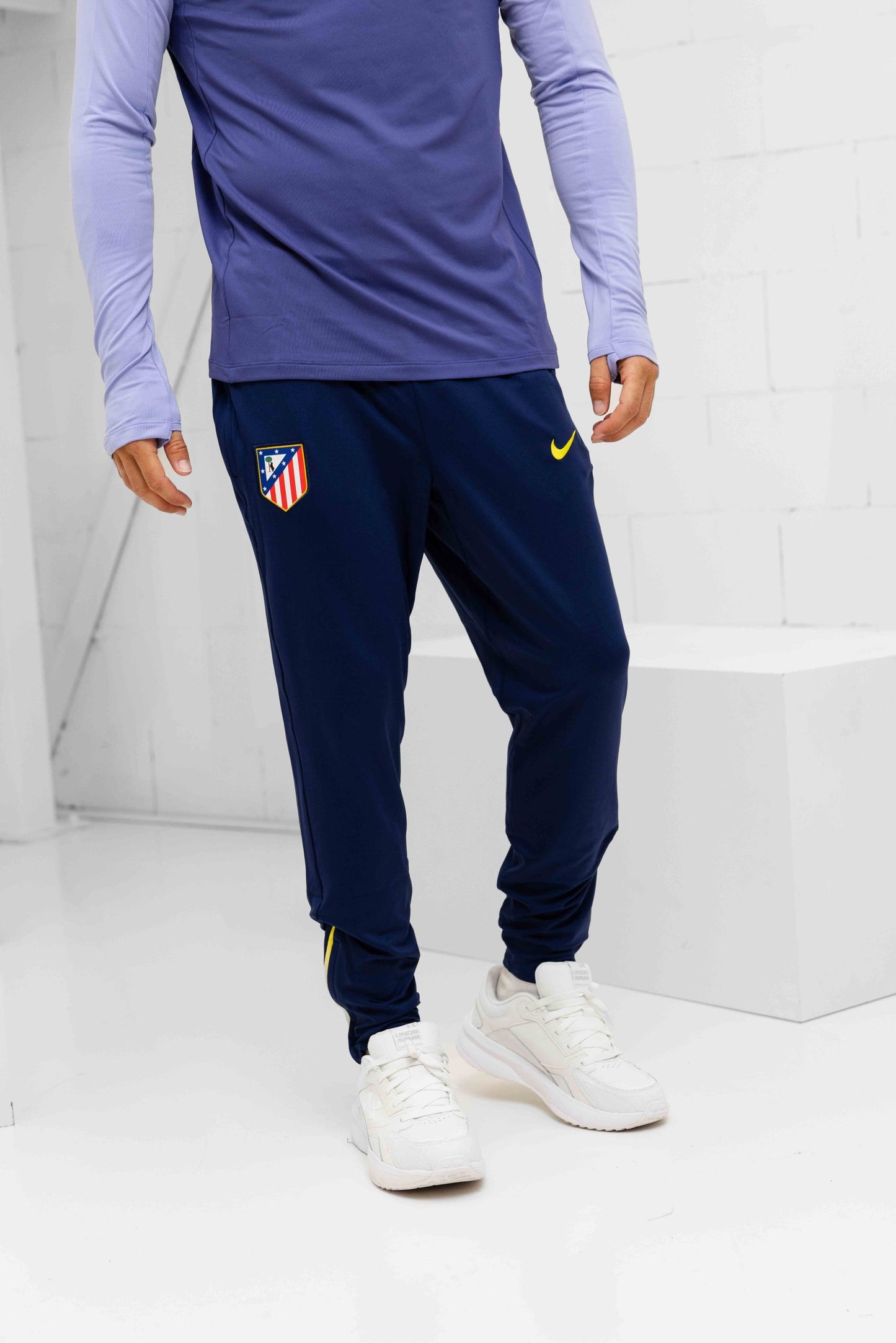Atletico Madrid Strike Tracksuit Senior 2025/2026