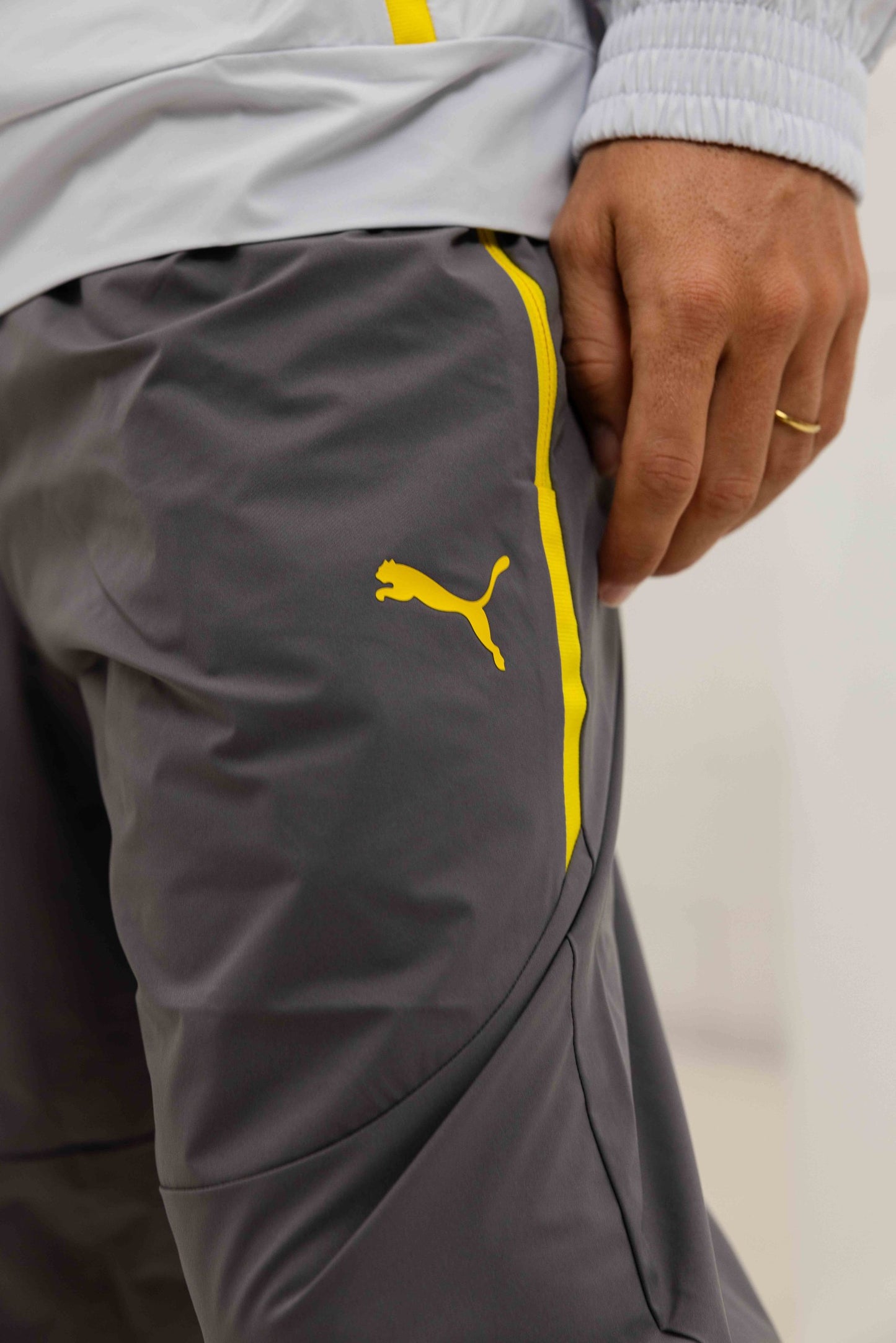 Borussia Dortmund Tech Woven Tracksuit Senior 2025/2026