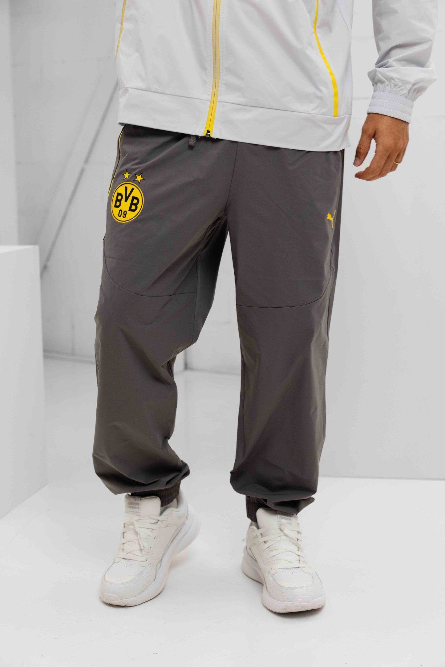 Borussia Dortmund Tech Woven Tracksuit Senior 2025/2026