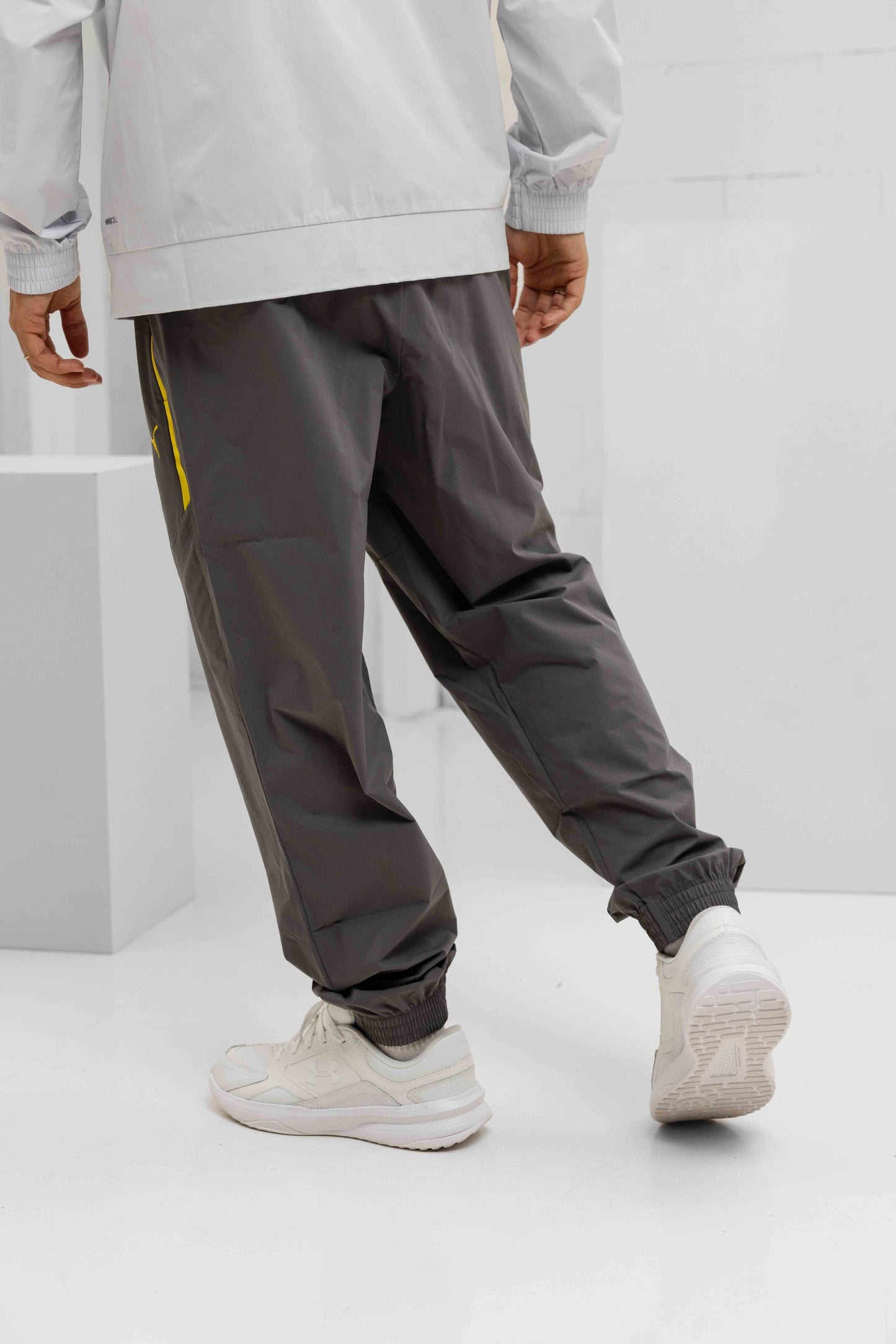 Borussia Dortmund Tech Woven Tracksuit Senior 2025/2026