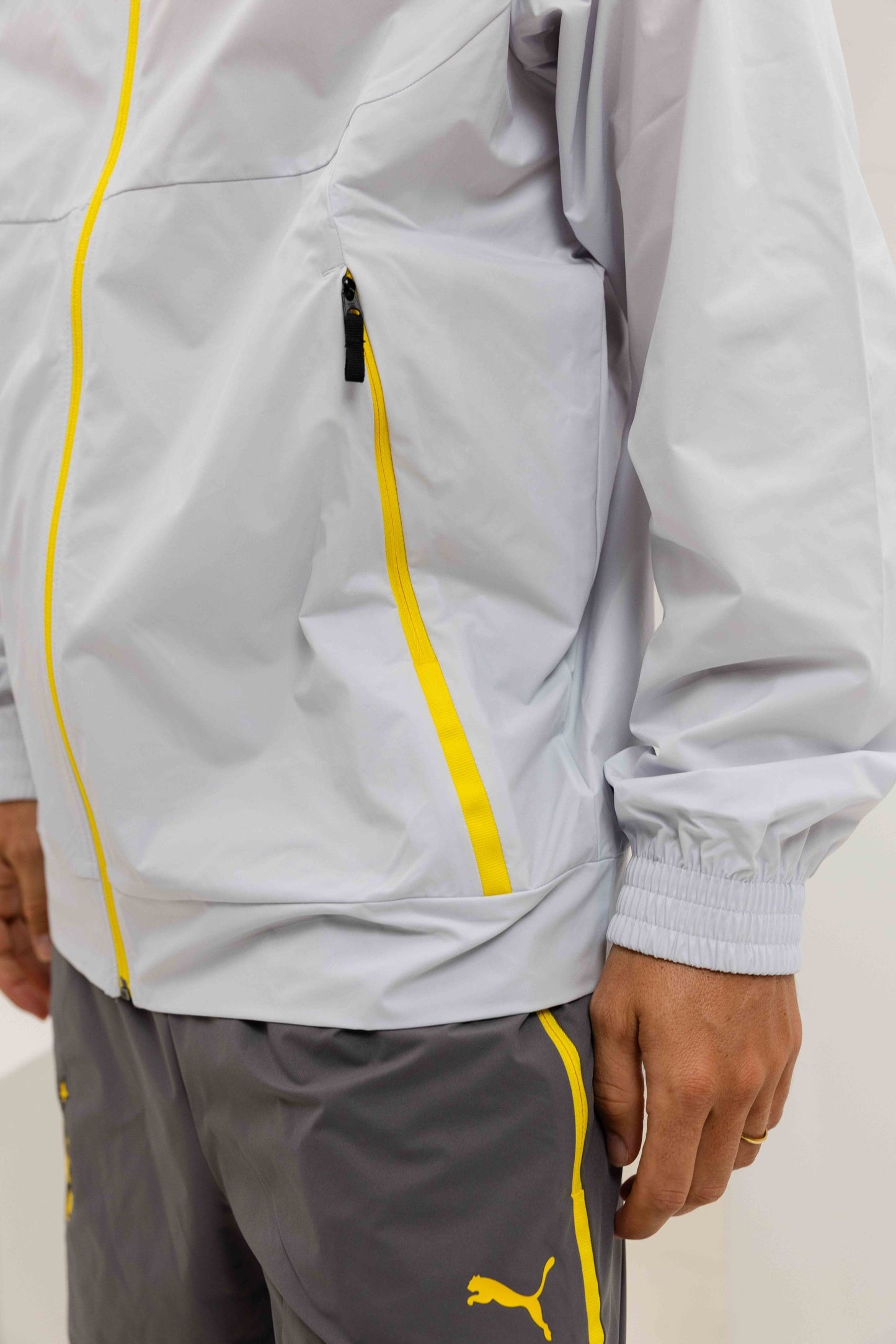 Borussia Dortmund Tech Woven Tracksuit Senior 2025/2026