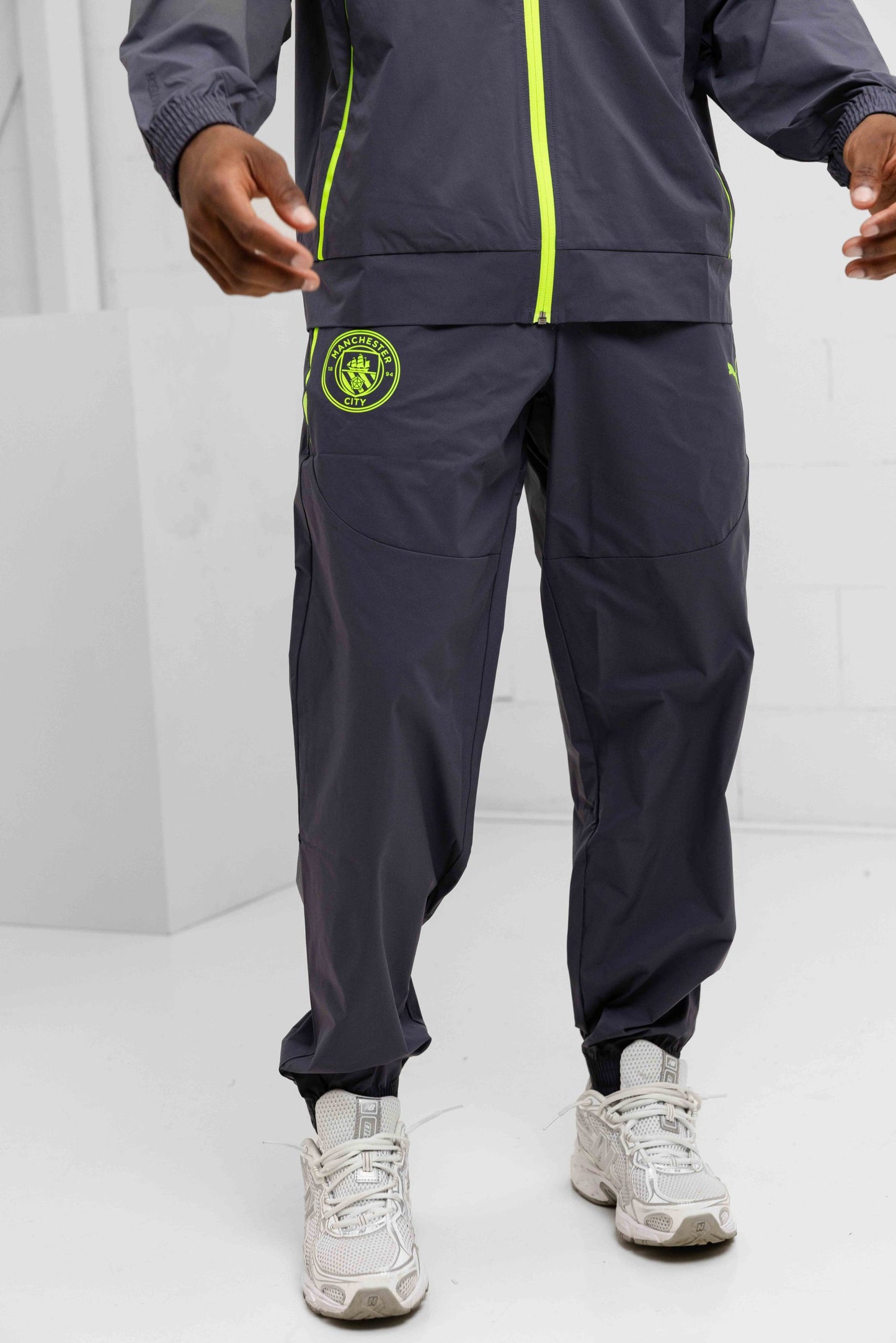 Manchester City Tech Woven Tracksuit Senior 2025/2026 Gray