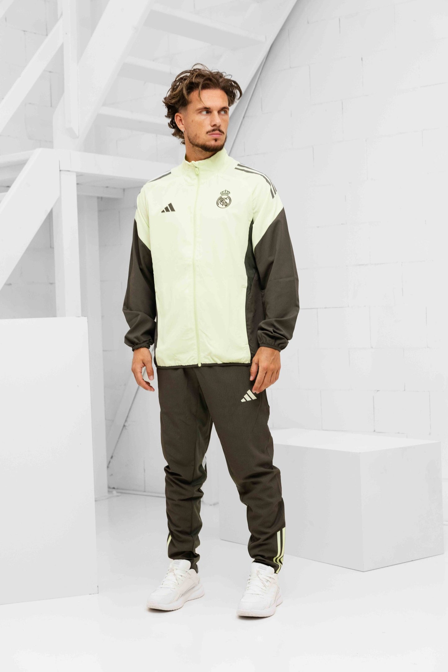 Real Madrid Presentation Tracksuit Senior 2025/2026