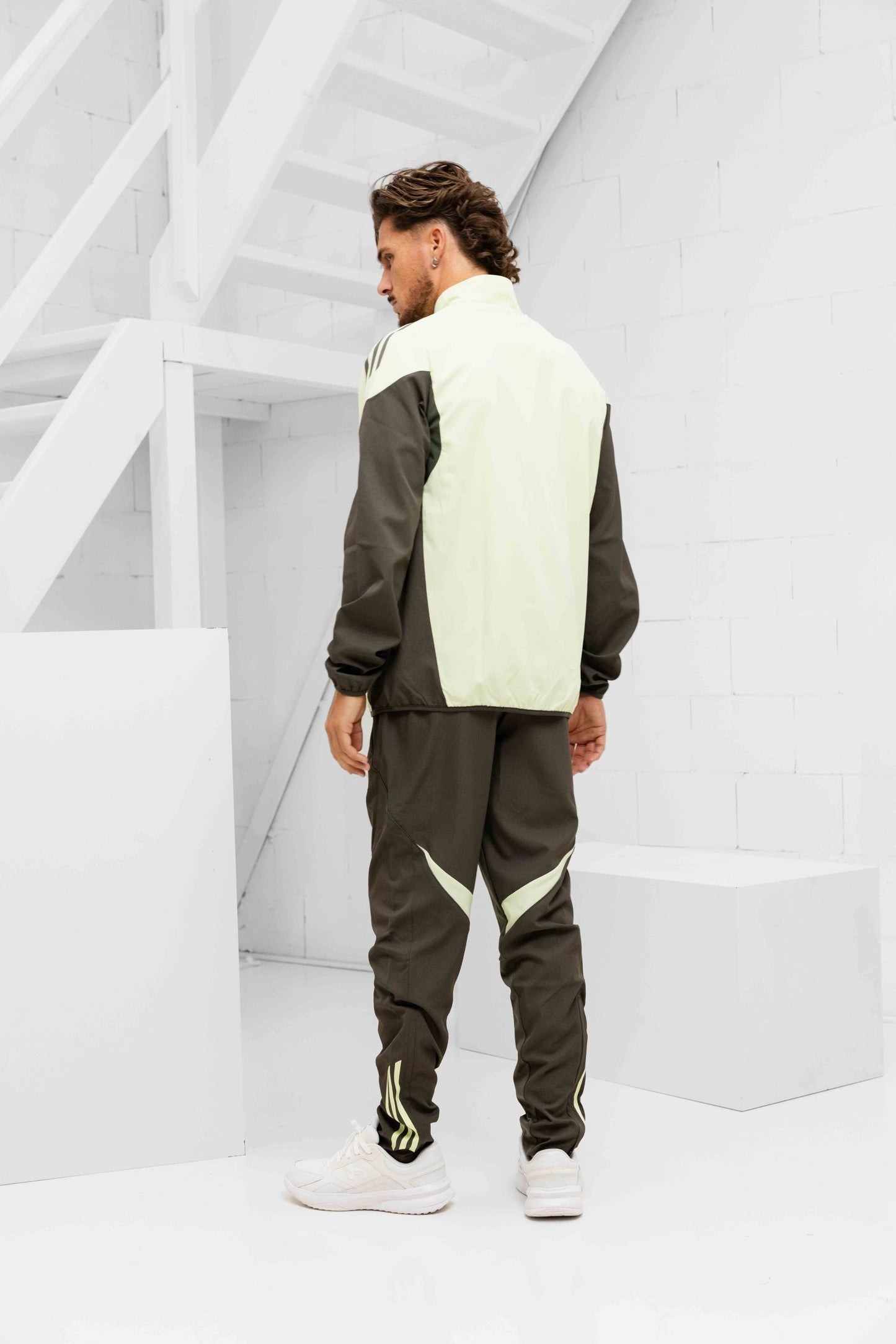 Real Madrid Presentation Tracksuit Senior 2025/2026