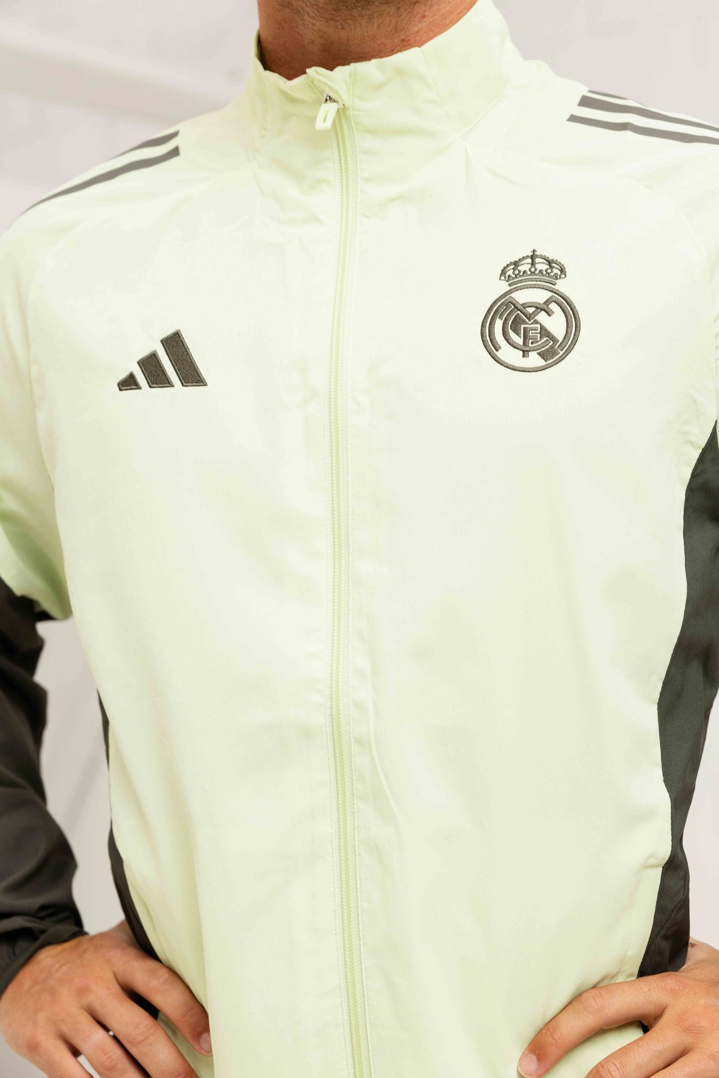 Real Madrid Presentation Tracksuit Senior 2025/2026