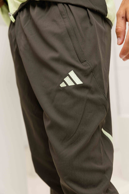 Real Madrid Presentation Tracksuit Senior 2025/2026