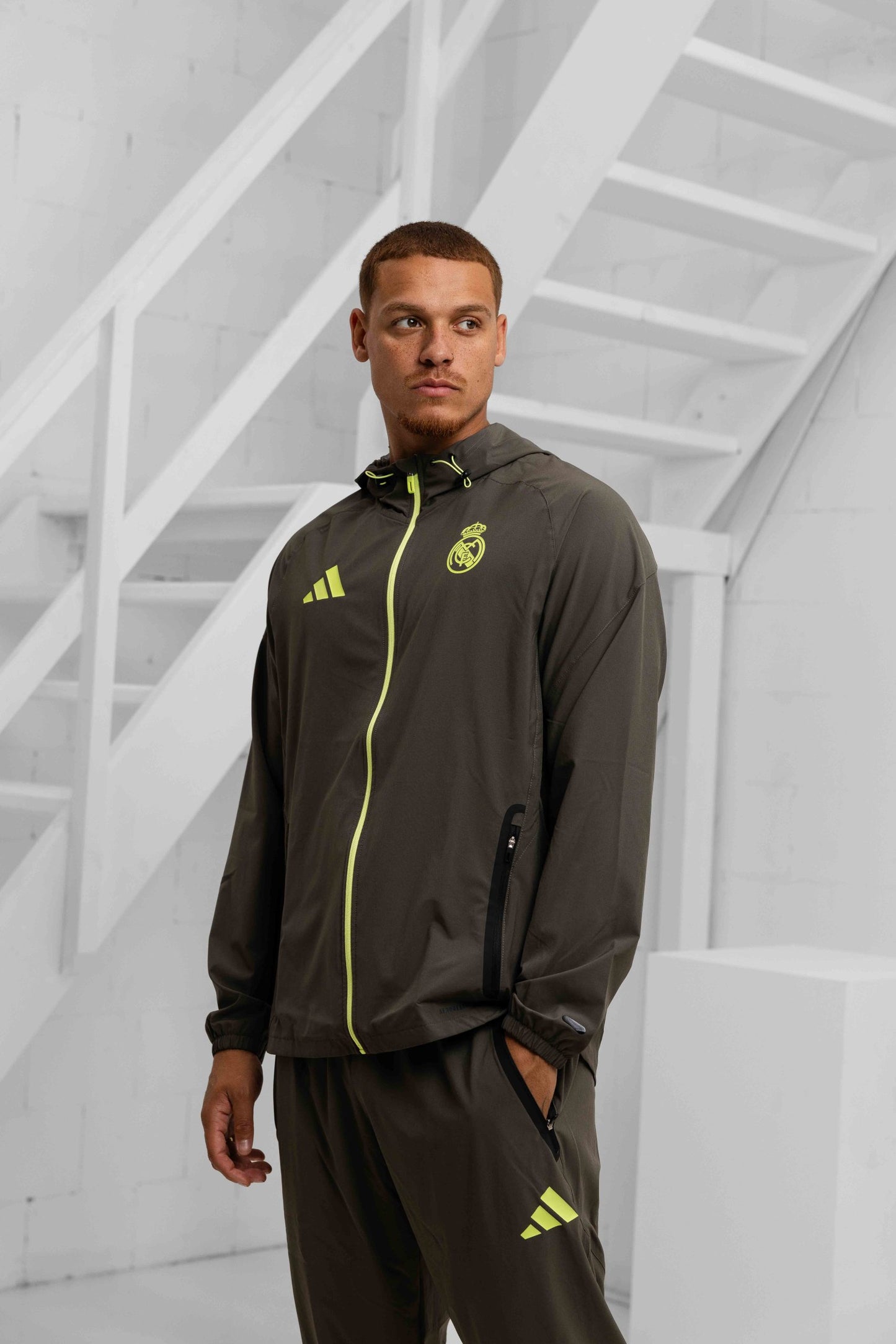 Real Madrid Vis Tech Tracksuit Senior 2025/2026