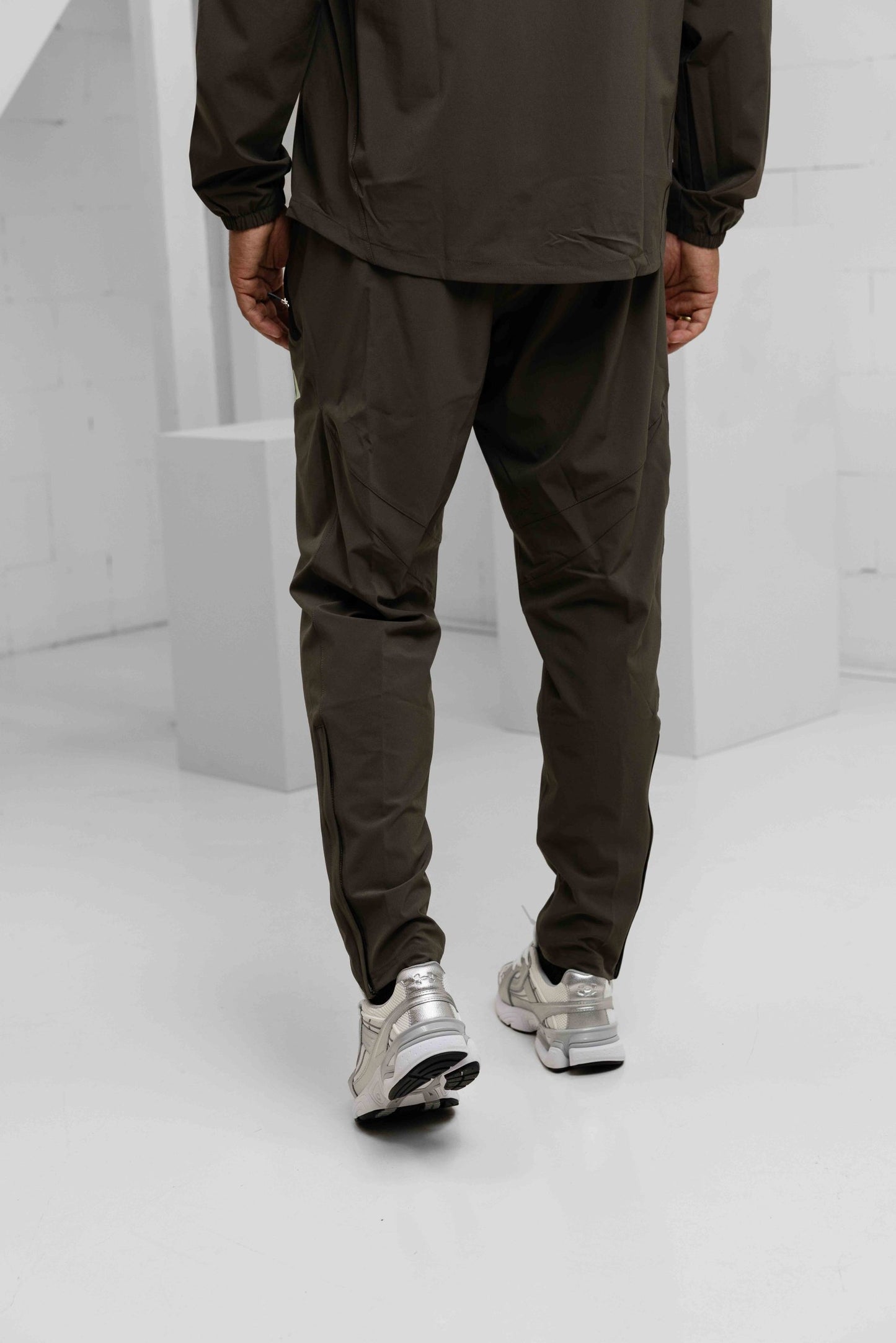 Real Madrid Vis Tech Tracksuit Senior 2025/2026