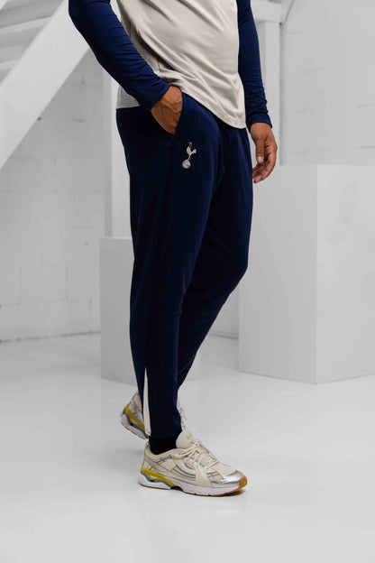 Tottenham Hotspurs Strike Tracksuit Senior 2025/2026