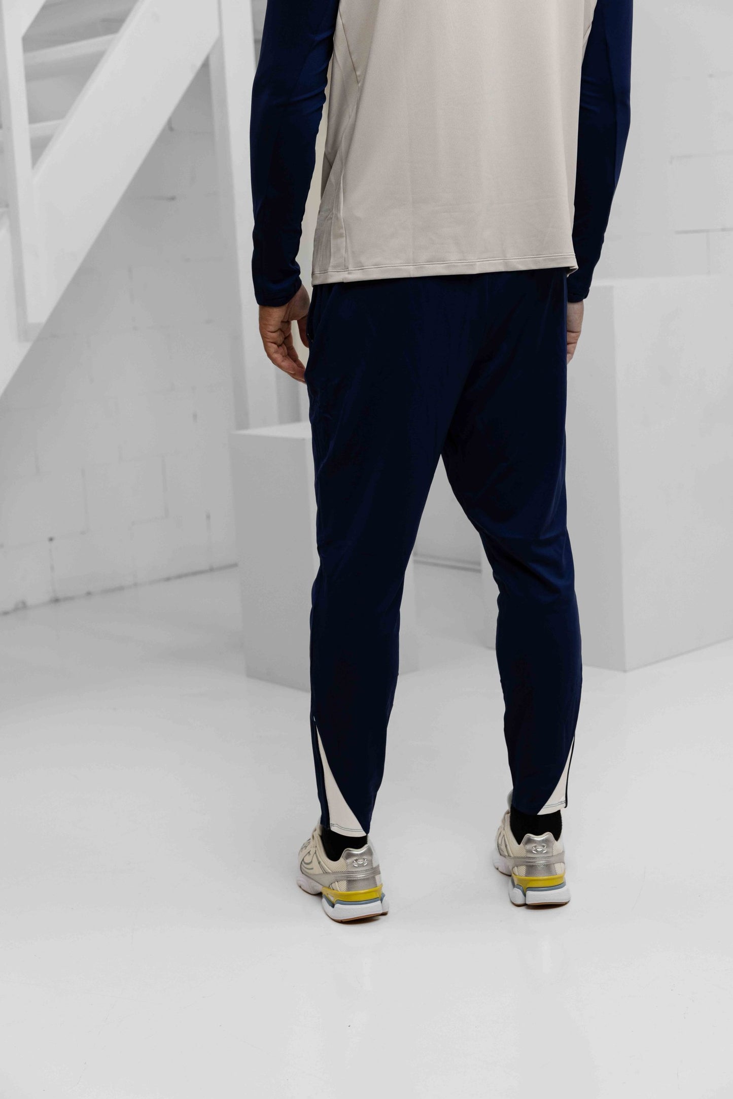 Tottenham Hotspurs Strike Tracksuit Senior 2025/2026