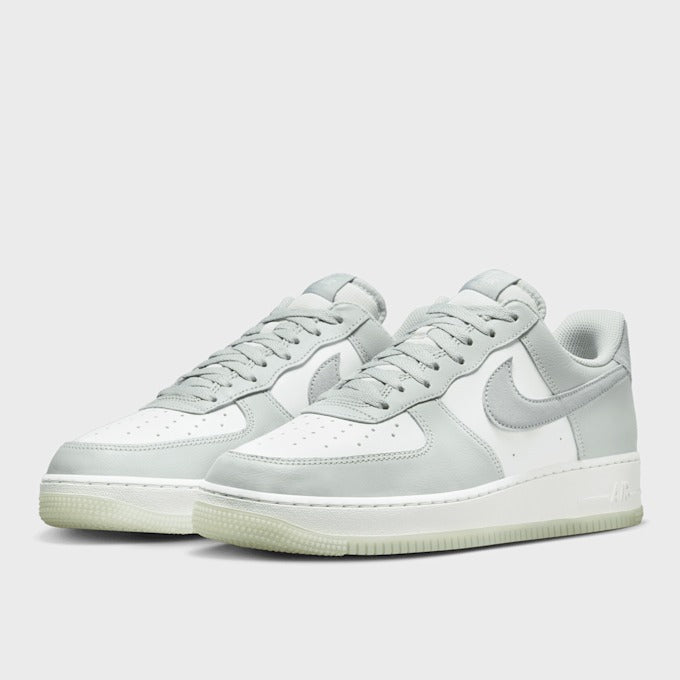 Nike Air Force 1 '07 LV8