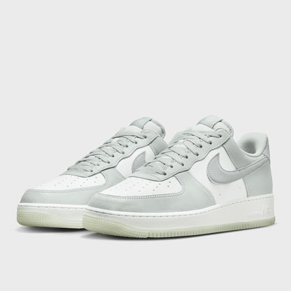 Nike Air Force 1 '07 LV8