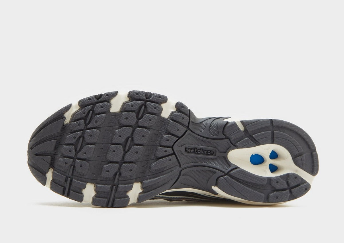 New Balance 740