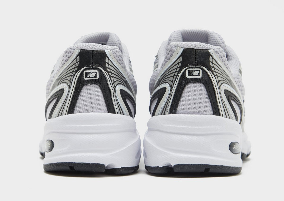 New Balance 740