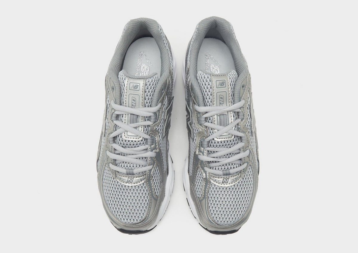 New Balance 740