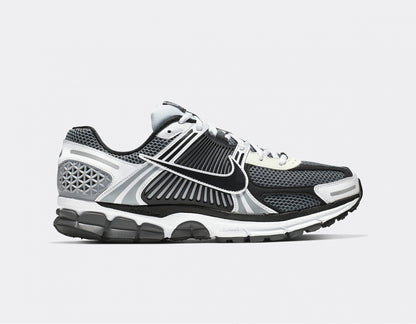 Nike AIR Zoom VOMERO 5 - Black Metallic Silver