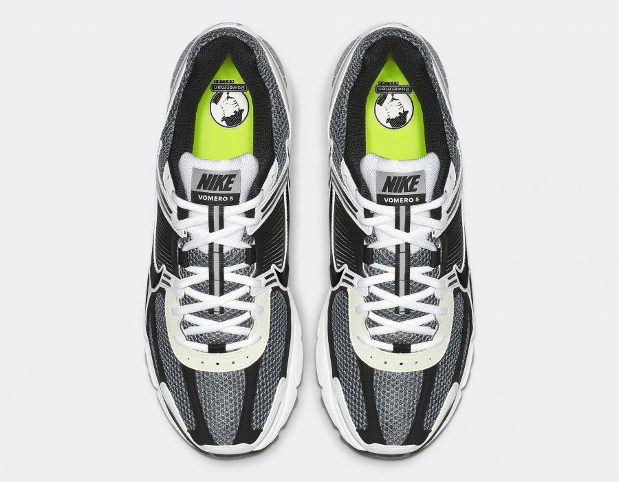 Nike AIR Zoom VOMERO 5 - Black Metallic Silver